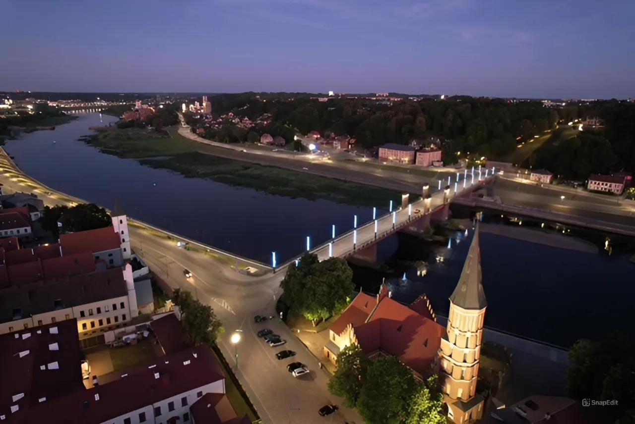 Old Town - Bajor Studios - Self Check-In And Parking Kaunas Bagian luar foto